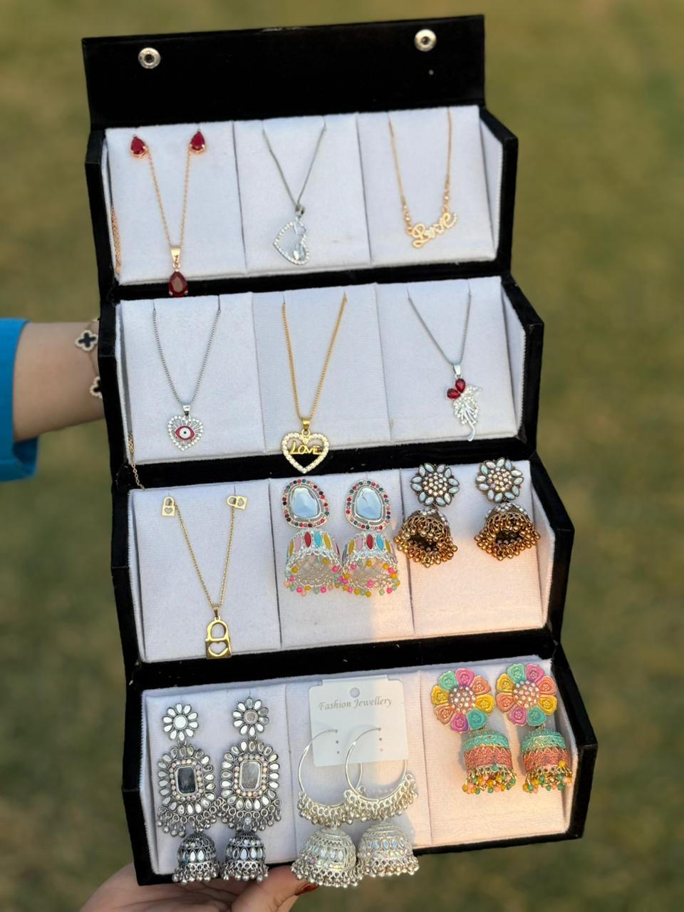 Shine & Style Jewelry Combo Box