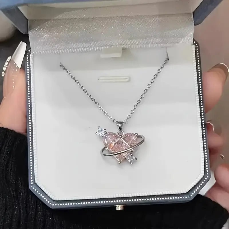 Elegant Cute Heart Pendant Necklace with Rhinestone Embellishment