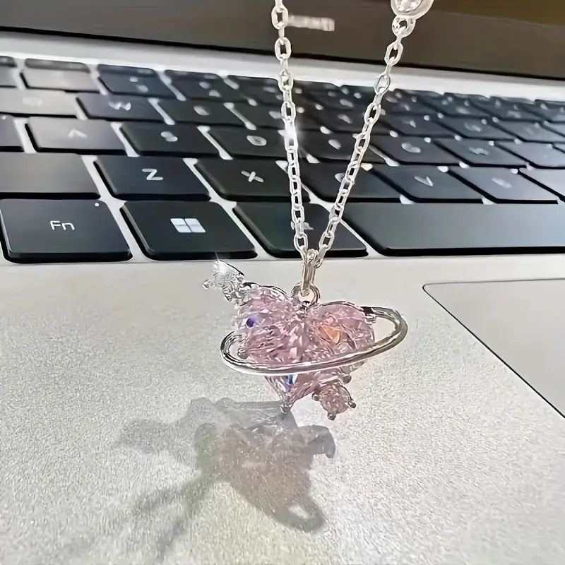 Elegant Cute Heart Pendant Necklace with Rhinestone Embellishment