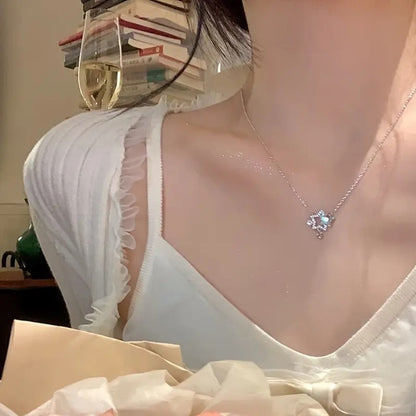 Elegant & Cute Star Pendant Necklace - Delicate Chain with Sparkling Crystals