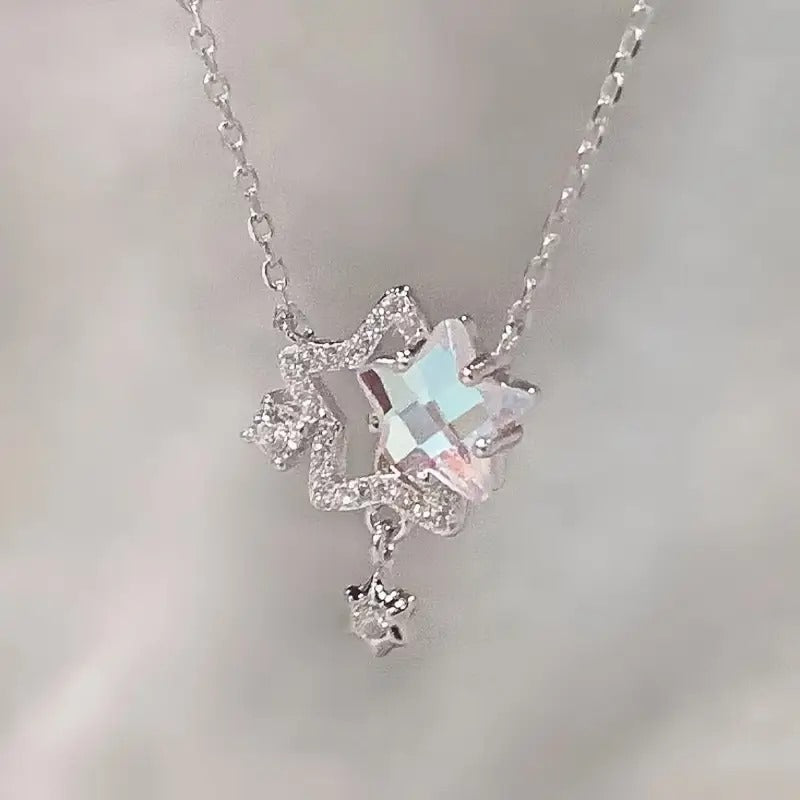 Elegant & Cute Star Pendant Necklace - Delicate Chain with Sparkling Crystals