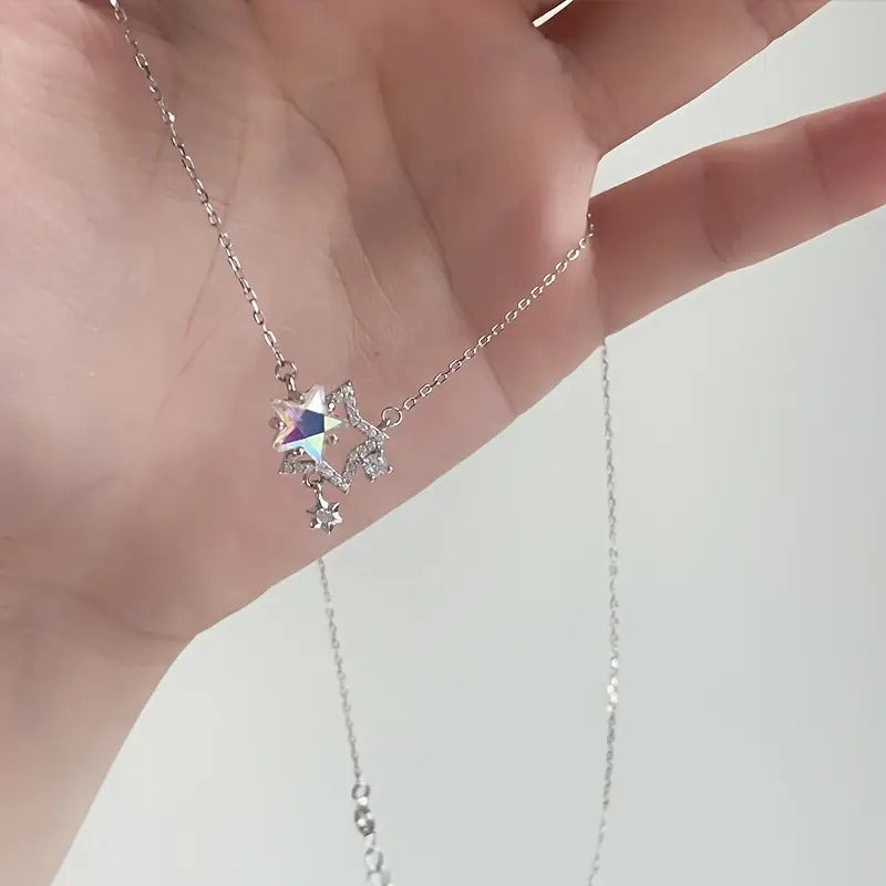 Elegant & Cute Star Pendant Necklace - Delicate Chain with Sparkling Crystals