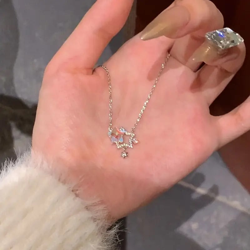 Elegant & Cute Star Pendant Necklace - Delicate Chain with Sparkling Crystals