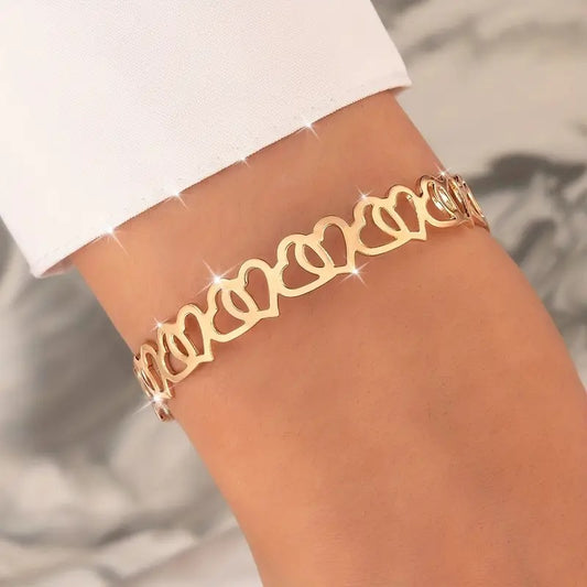 Elegant Golden-Tone Hollow Heart Chain Bracelet