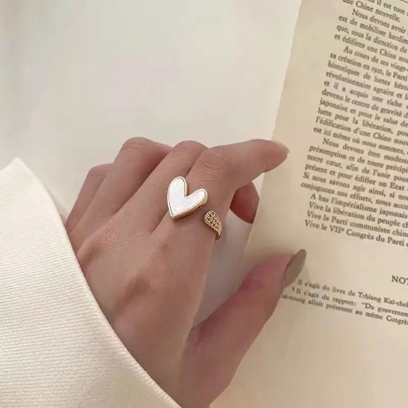 Chic Adjustable Love Heart Shell Ring