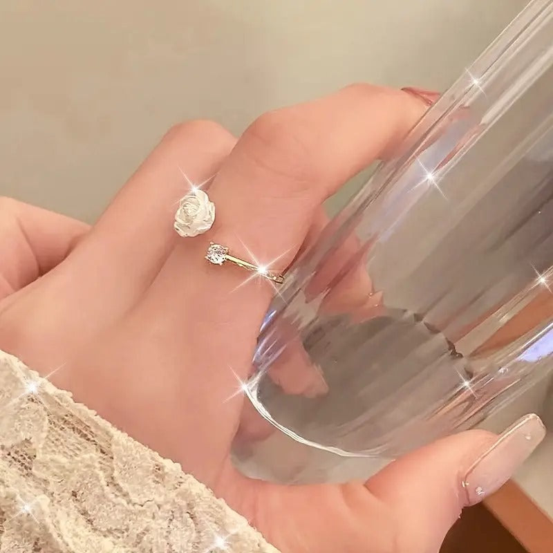 Adjustable High-end Flower Ring With A Simple And Cute Camellia Design