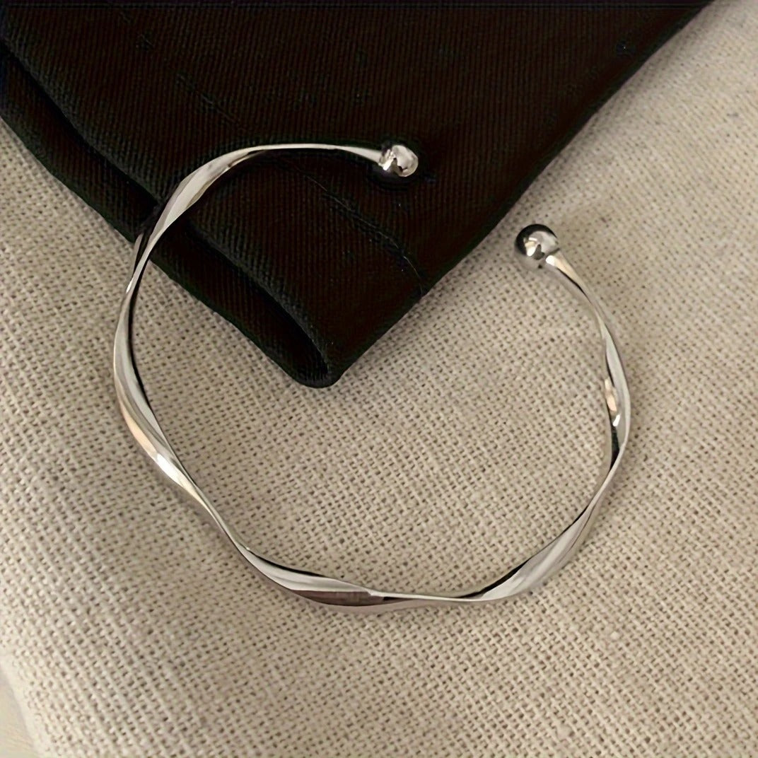 Versatile High-End Bracelets