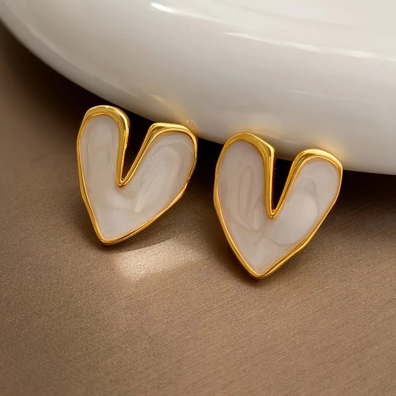Pair of Versatile Dripping Oil Love Earrings