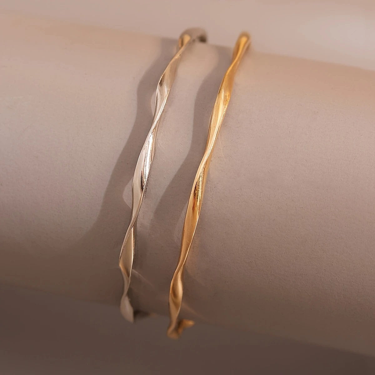 Versatile High-End Bracelets