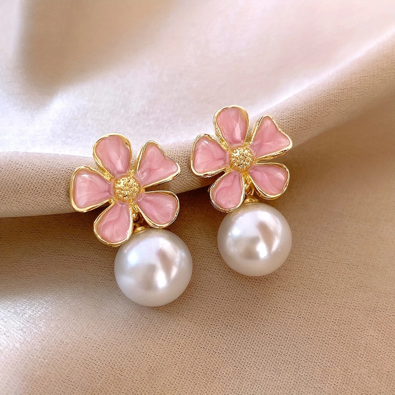 Pair Vintage Simple Flower Stud Earrings with Faux Pearl Drop, Pink Enamel, Gold-tone Alloy, Copper Ear Needle