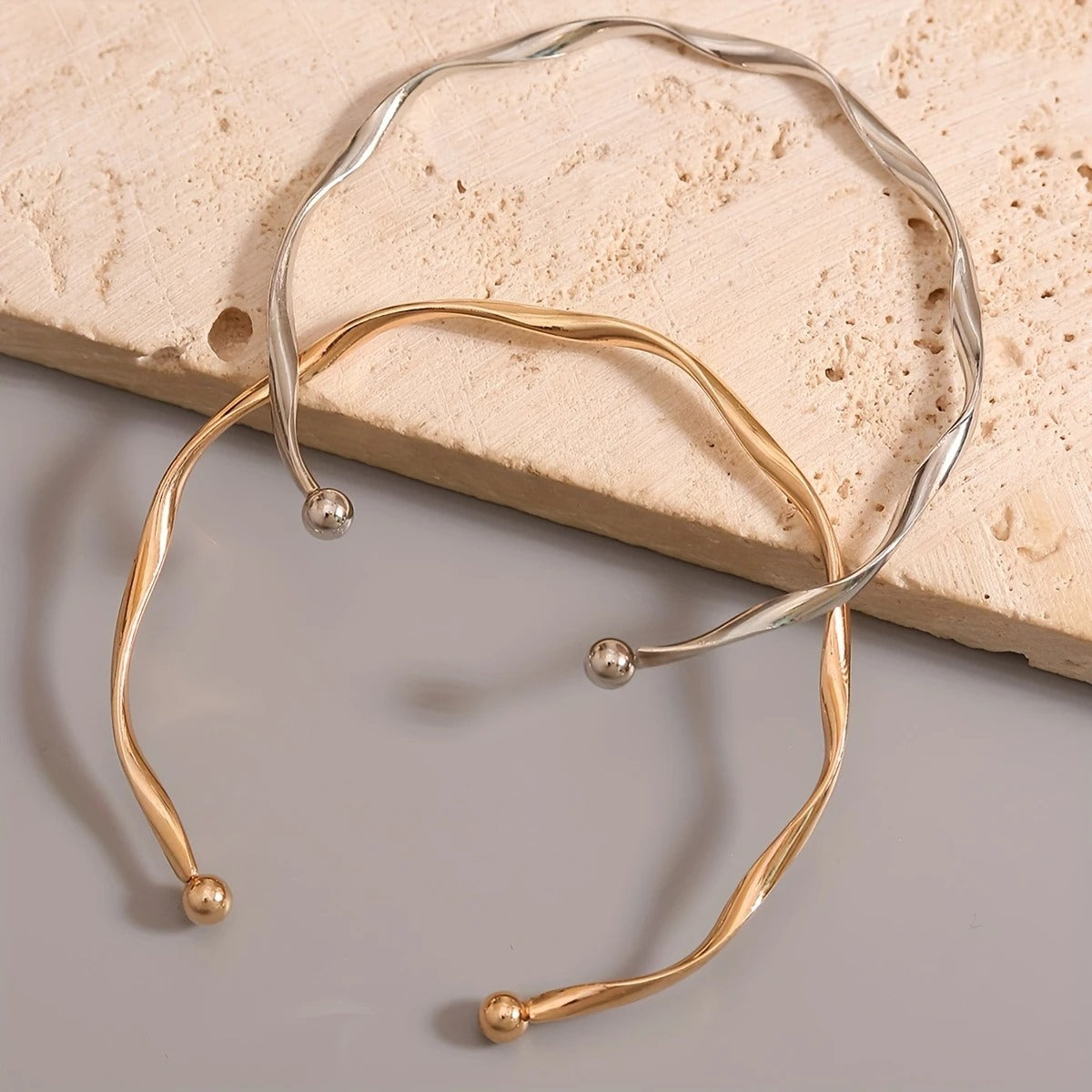 Versatile High-End Bracelets