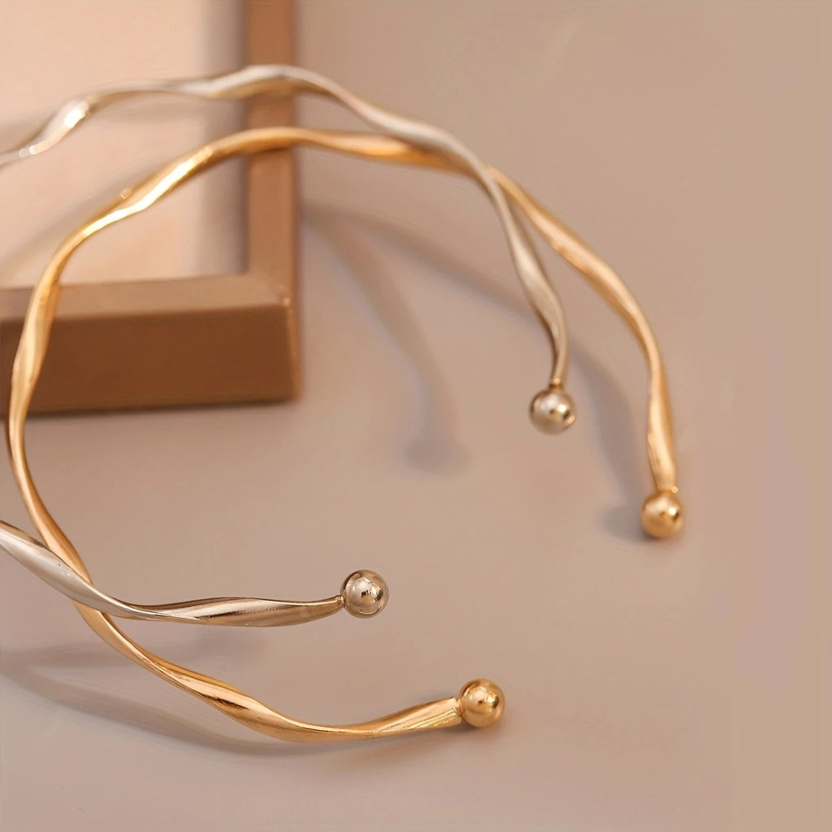 Versatile High-End Bracelets