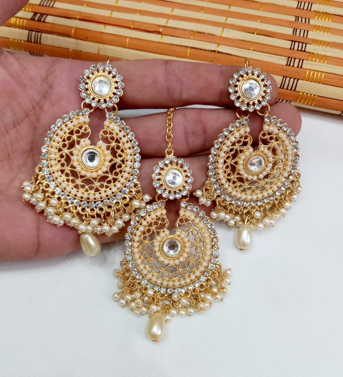 Earrings with Tika set