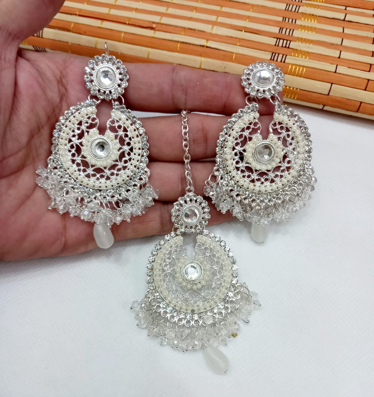 Earrings with Tika set