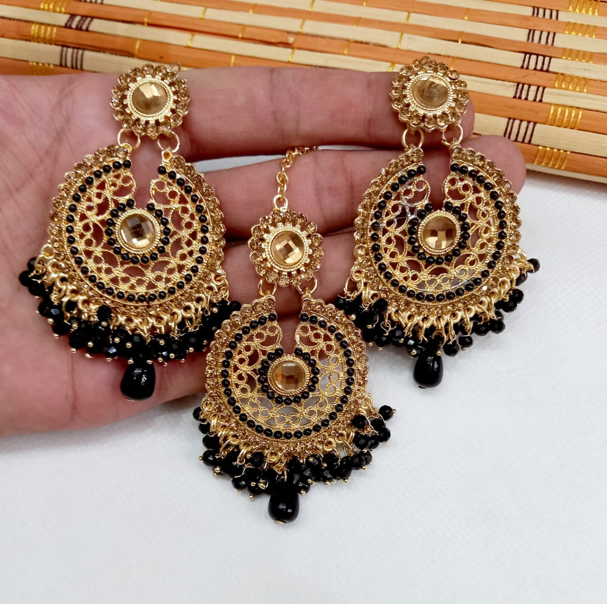 Earrings with Tika set