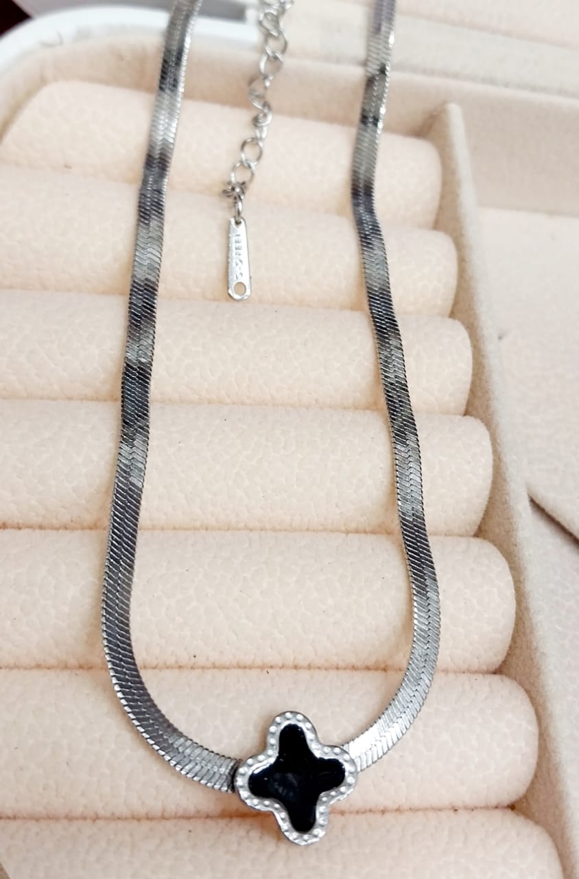Four Leaf Fashion Clover Necklace for Girls & Women's