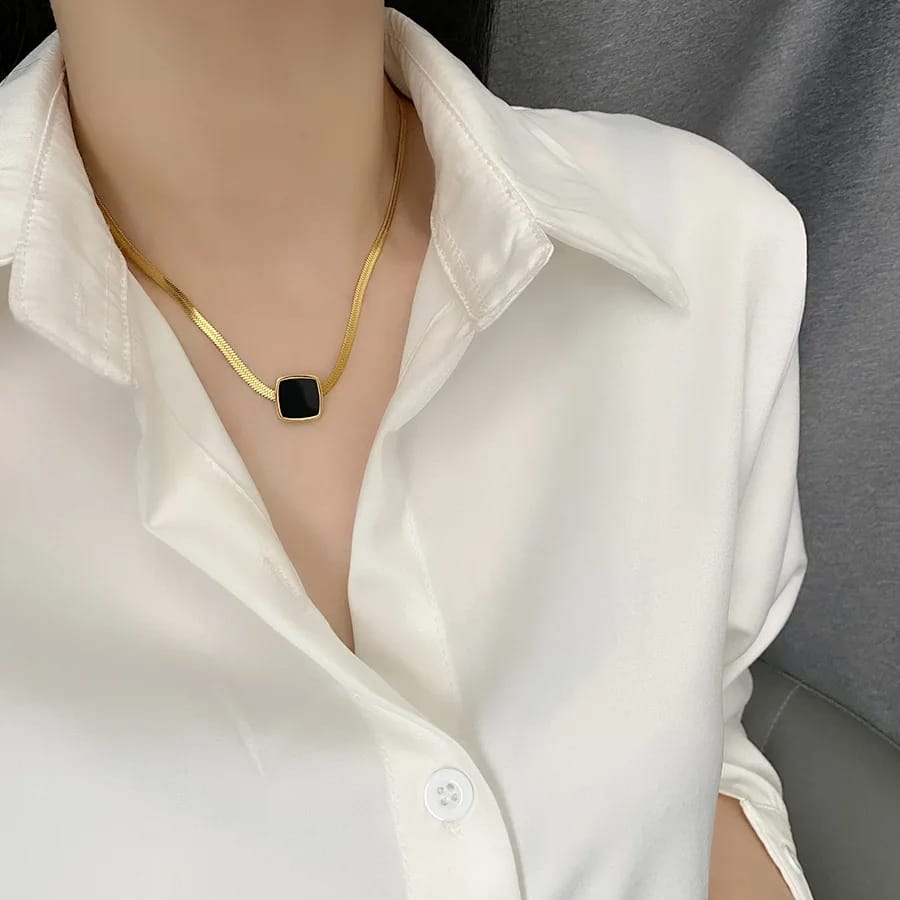 Black Square Zircon Chain Locket