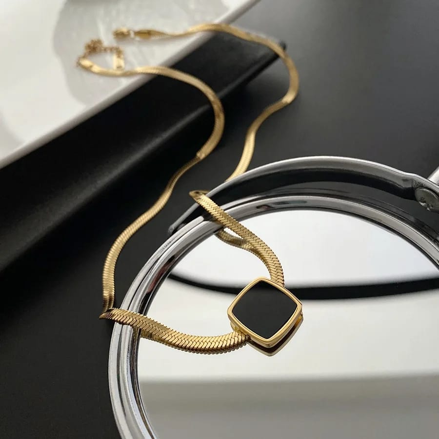 Black Square Zircon Chain Locket