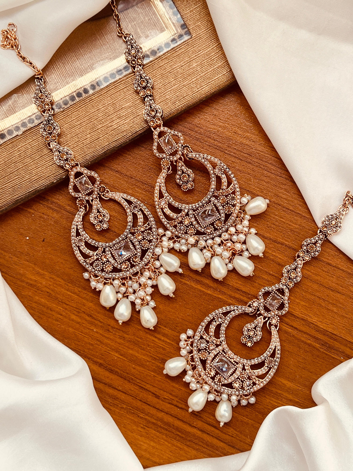 Elegant Earrings with Tika