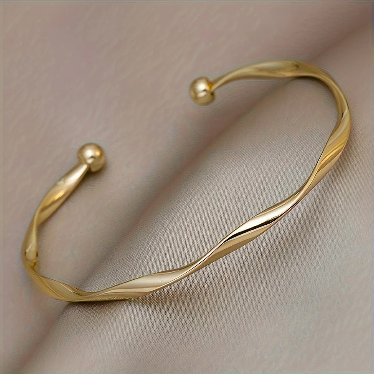 Versatile High-End Bracelets