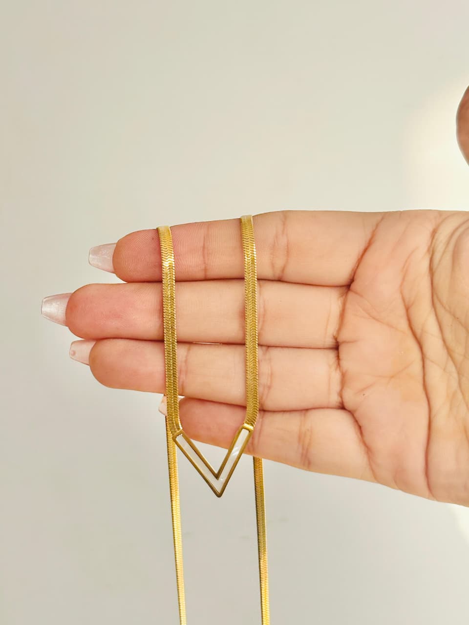 Viva V Pendant Necklace