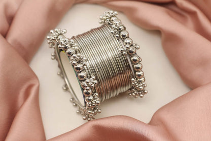 Floral Elegance Gajra & Kaliara Set