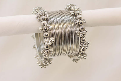 Floral Elegance Gajra & Kaliara Set