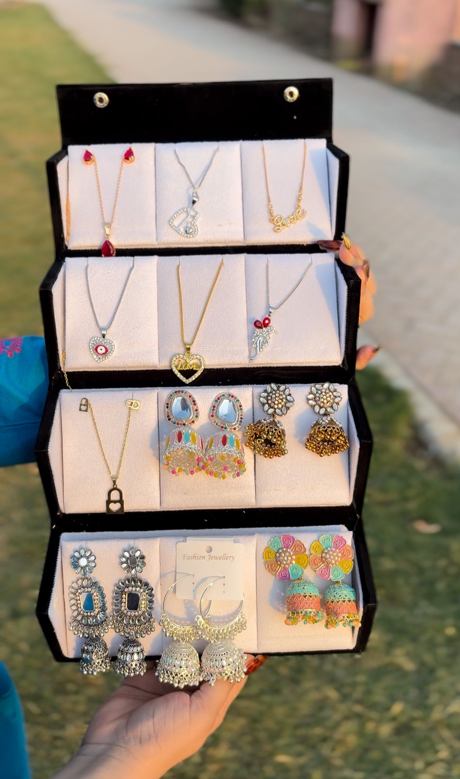 Shine & Style Jewelry Combo Box