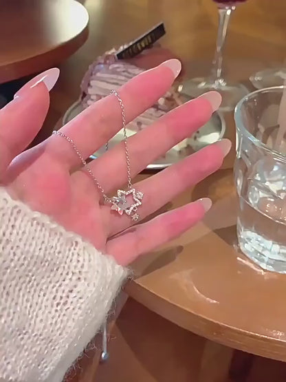 Elegant & Cute Star Pendant Necklace - Delicate Chain with Sparkling Crystals