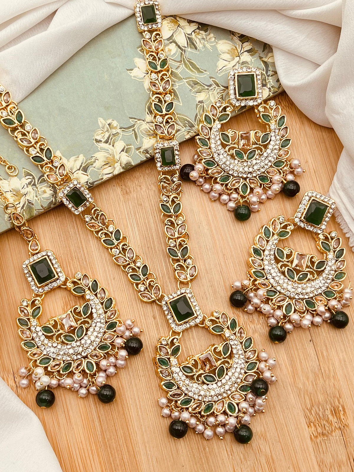 Kundan Jewellery set