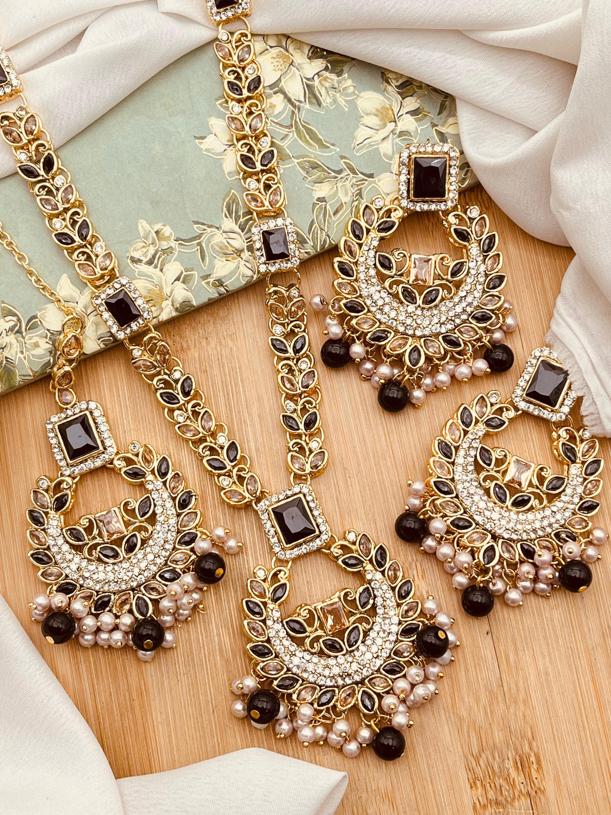 Kundan Jewellery set