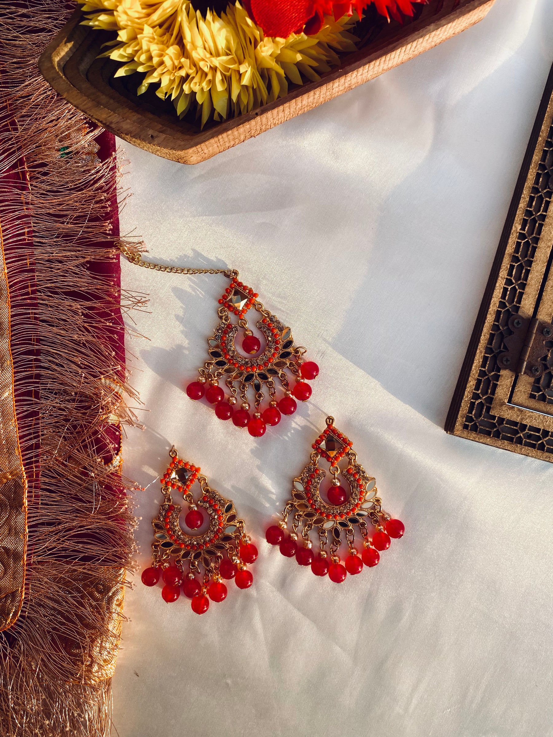 Earrings with Tika set