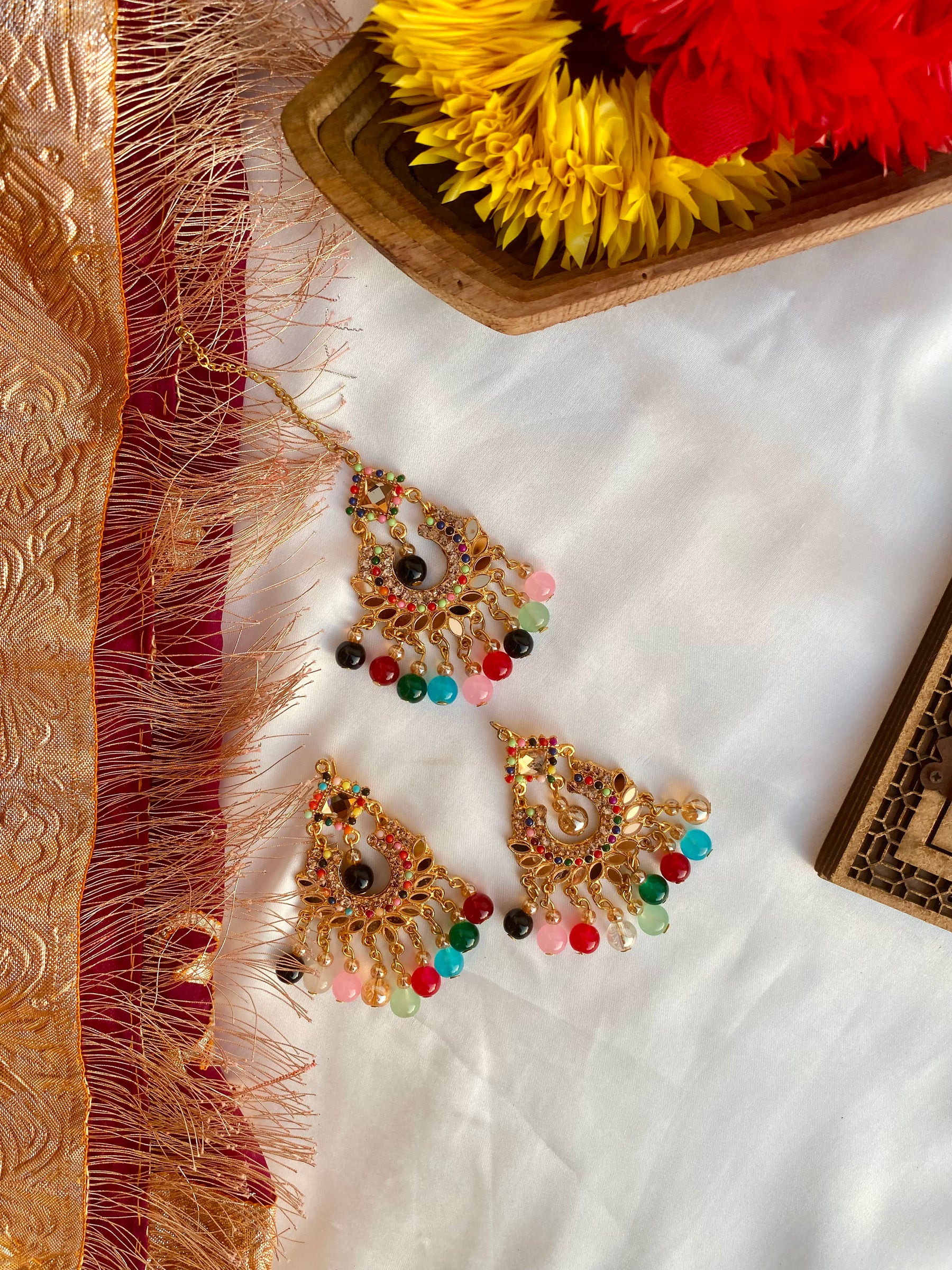 Earrings with Tika set